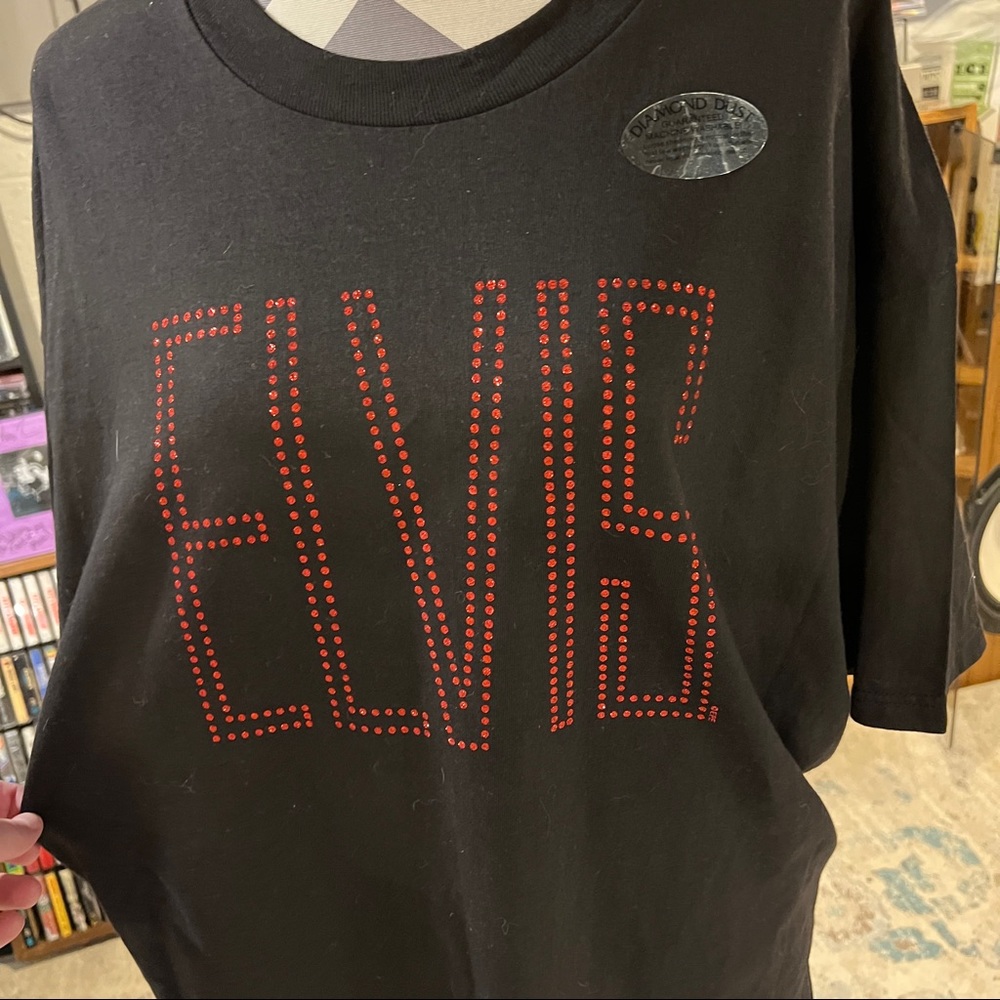 Offical ELVIS graceland tee never worn